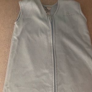 Sleep sack HALO like new no stains! Pet free and smoke free house